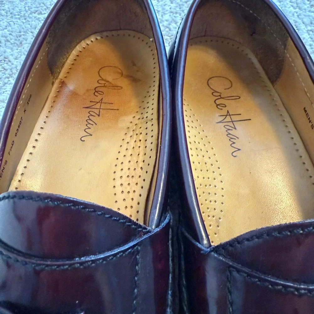 Cole‎ Haan Burgundy Tassel Loafer Size 7.5 D Well-Loved & Ready for Years More